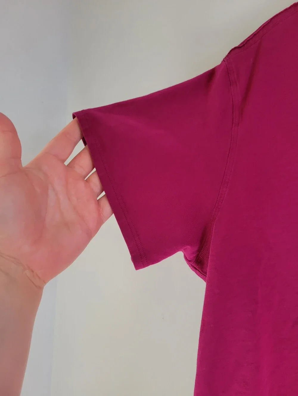 Lululemon Crew Neck Raw Edge Back Seam T-Shirt Magenta Womens 10
